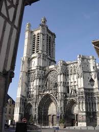 Situated in troyes, 800 metres from espace argence, kyriad troyes centre features free wifi access. Troyes Cathedral Wikidata