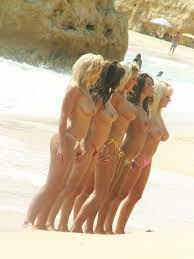 Toples in beach