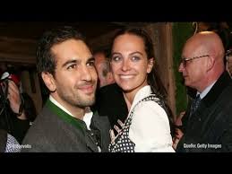 Aber erst im januar 2016 machten die beiden ihre liebe dann. Fack Ju Gohte Star Ist Wieder Single Youtube