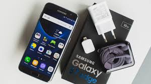 Samsung shows off galaxy s7, s7 edge. Samsung Galaxy S7 Edge Review Form Meets Function Nextpit