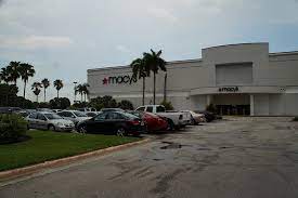 Store hours may vary from center hours. Estacionamento E Loja Da Macy S No International Mall Fotografia De Miami International Mall Doral Tripadvisor