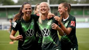 Die mannschaft von trainer stephan lerch setzte sich im rückspiel mit 2:0 (2:0) gegen den norwegischen club lilleström sk kvinner durch. Fussballerinnen Des Vfl Wolfsburg Unbesiegt Zum Titel Sport Sz De