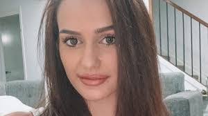 Stella Souza's Instagram, Twitter & Facebook