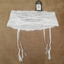 nwt maidenform garter belt nwt