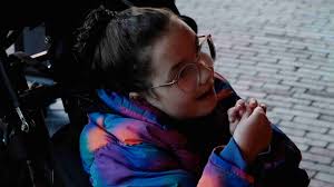 Wij willen Coco helpen aan een nieuwe rolstoelauto! Helpt u mee?