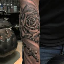My tattoo is of the ferro of a gondola — the iron piece that adorns the bow. American Tattoo On Twitter Antebrazo En Realismo By Jenny Rosa Rosario Ink Tattoos Rosestattoo Rosarytattoo Realistictattoo Realismotattoo Americantattoo Https T Co Yzczqlagqp