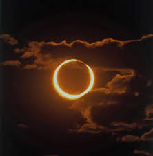 Éclipse annulaire \e.klips a.ny.lɛʁ\ féminin. Eclipse Annulaire Du Soleil Sur Une Partie De L Afrique Ce Jeudi Afrique7 L Info Du Continent En Continu