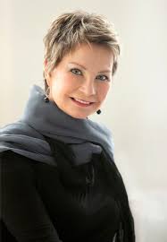 Monika Wright's Instagram, Twitter & Facebook