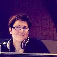 Boxer and barrister Simone Bailey with John Origlasso in tonight's Legend's  Bar @774melbourne. #onlyonewinner