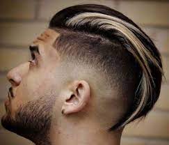 Undercut Manner Seiten Abrasiert Brunett Stahnen Blond Deckhaar Lang Hinterko Undercutmannerseitenabrasi Frisuren Haarschnitte Haarschnitt Jungs Frisuren