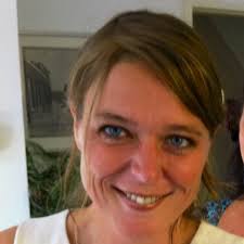 If you approach a pedestrian crossing and press the button to cross the  road, how long would you feel is a long time to wait? Or would you expect  the red light