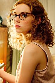 The Help Is Great And I Mostly Just Think She Is Awesome Emma Stone Emma Stone The Help Curly Hair Styles