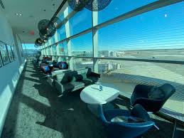First, there's the delta skyclub membership, which offers only the cardholder access, and only when flying on delta. 10 Best Credit Cards To Access 1 300 Airport Lounges 2021