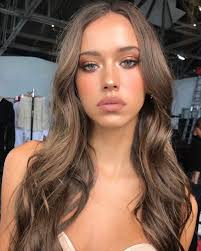 Isabelle Mathers Hair Makeup Brunette Hair Color Hair Color Light Brown