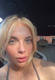 Guys I think I get my braces off tomorrow 🥳 #fypage #fyp #fitness  #mucslemommy #benchpress #girlswholift #fypツ #gymrat #fypシ゚viral #fypシ