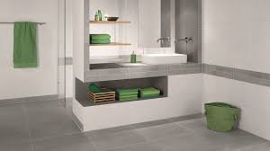 Grau Meets Grun Badezimmer Fliesen Grau Badezimmer Fliesen Badezimmer Zeitlos