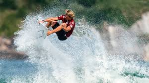 Avec le coeur lourd nous confirmons que sunny garcia est à l'hôpital (…) nos prières vont à lui et à ceux qui lui sont chers, a écrit la world surf league sur twitter à propos du champion du monde 2000. John John Florence Est Couronne Champion Du Monde De Surf Radio Canada Ca