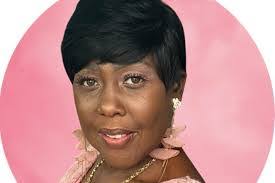 Diane Ringlund's Instagram, Twitter & Facebook