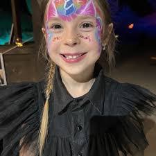 Jenn Elliott's Instagram, Twitter & Facebook