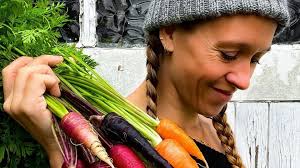 Lucy Hutchings's Instagram, Twitter & Facebook