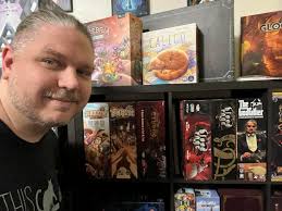 Learning Multiuniversum game with friends