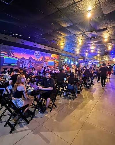 Hamburgueria Geek e Bar de Arcades: O Rolê Perfeito para os Fãs de Games e Nostalgia em SP