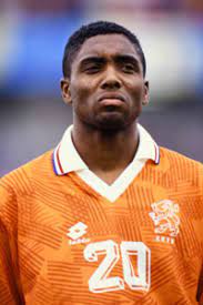 In 2004 speelde bryan nog enkele wedstrijden voor het engelse workington afc. Bryan Roy Bryan Edward Steven Roy