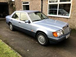 1990 Mercedes W124 260e Auto In 2020 Mercedes W124 Old Mercedes Mercedes