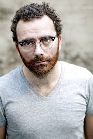 Mikael Simpson påvirket af DR's sparekniv: Hylder sine kolleger