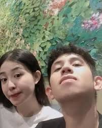 Cận cảnh nhan sắc cực phẩm của bạn gái Hồng Duy