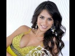 The young bride gave birth to twin girls in 2011 at the antelope valley hospital in lancaster, california. El Chapo S Young Wife Emma Coronel Aispuro Is Now 26 Years Old And The Mother Of Twins She Gave Birth To Two Little Girls Long Hair Styles Hair Styles Girl