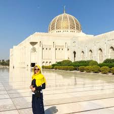 Holiday Mode On Welcome To Oman At The Grand Mosque In Muscat Antoland Holiday Holidays Holidaylove Travel Backpa Oman Tourism Oman Travel Travel