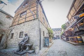 There are 4 ways to get from liège to durbuy by train, bus, taxi or car. Durbuy Downtown Apartment Durbuy