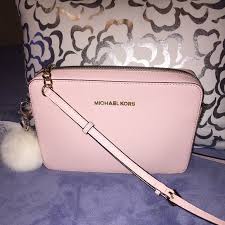Large Michael Kors Cross Body Light Pink Purse Brand New With Out Tags No Trades Michael M Michael Kors Bag Handbags Michael Kors Michael Kors Crossbody Bag