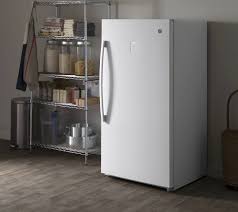 Ge chest freezer offers optimal storage capacity for your frozen items. Ge 17 3 Cu Ft Frost Free Upright Freezer White Fuf17dlrww Best Buy