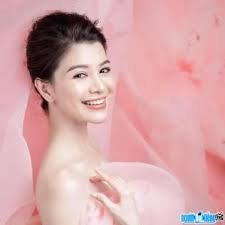 Nhà thiết kế thời trang Phoebe Dahl