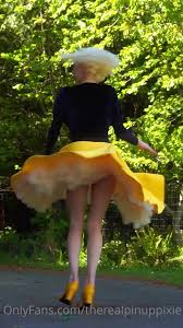 Pinup Pixie Leaked OF Skirt swirl