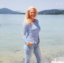 Ein schicksalsschlag macht nicole staudinger über nacht zur bestsellerautorin. Nicole Staudinger Ist Als Schlagfertigkeitsqueen Ein Vorbild Fur Frauen Welt