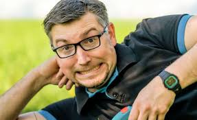 Musikkabarett: Stefan Ott spielt im Simbach