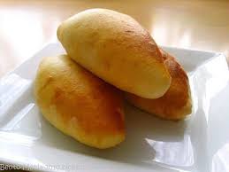 Rezept Russische Piroschki Gefullte Teigtaschen Mit Fleisch Oder Vegetarischer Weisskohlfullung Rezepte Teigtaschen Teigtaschen Rezept