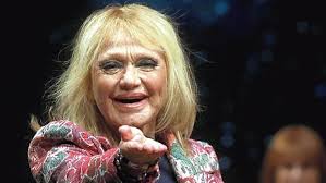 Ver las letras de rita pavone y escuchar la partita di pallone, datemi un martello, il ballo del mattone, cuore y más canciones! Rita Pavone Vado A Sanremo Perche Invecchio Ma La Mia Voce E Sempre La Stessa Le Critiche Social Non Diro Piu Niente La Stampa