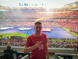 A harried movie director retreats into his memories and fantasies. Fantasy Football Vip Tickets To The Champions League Final And Virtus Pro Crazy And Unforgettable Saturday In Madrid Awd2 On Scorum