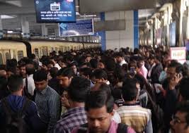 Smoke triggers panic among commuters in ...