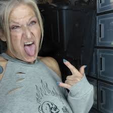 Who can recommend experienced professional movers for a refrigerator  relocation from 470 and 100th to Noland and 40 hwy?