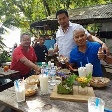 We bring you some of the best assam laksa in penang that you musn't miss, simply irrisistable! Makan Bestz V Tvittere Diorg Makan Kat Ombak Damai Teluk Kumbar Laksa Tempurung Banana Cheese Char Koay Teow Tepi Pantai Yg Mmg Damai Sila Waze Ombak Damai Https T Co Lerubdaxpy Https T Co Q3jec1qrvx