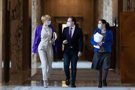 Presedintele interimar al pnl, raluca turcan, a declarat, marti, ca liberalii vor depune amendamente la proiectul de revizuire a constitutiei pentru redefinirea familiei si la senat, astfel incat. Raluca Turcan Avem In Pnl O BÄƒtÄƒlie Aproape Pe ViaÅ£Äƒ Si Pe Moarte Majoritatea ParlamentarÄƒ Este Una SensibilÄƒ DacÄƒ Noi CreÄƒm Falii Acum In Pnl RiscÄƒm Soarta Psd SÄƒ Isi Dea Jos