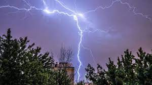 Jeudi et vendredi, de la pluie forte et de petits. Une Alerte D Orages Violents Avec Risques De Tornade En Vigueur Dans Ces Regions Du Quebec Video Dailymotion