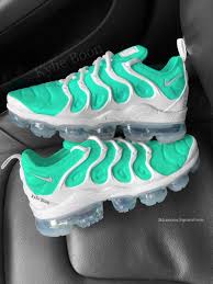 Black And Gold Vapormax Plus Outfit Products Nike Shoes Outfits Jordan Shoes Girls Nike Shoes Women