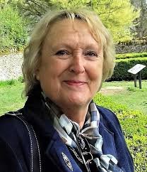 Louisa Elliott: Amazon.co.uk: Roberts, Ann Victoria: 9780330308779: Books