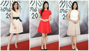 ↑ 馮盈盈被封「粗口港姐」，香港文匯報，2016年9月13號 ↑ 港姐冠軍 風頭躉馮盈盈大學畢業企中間 ↑ 《【港姐首輪面試】港大馮盈盈最靚愛放閃 上海黑馬董懿琳有背景 互聯網檔案館嘅歸檔，歸檔日期2016年6月12號，.》(香港01，2016年6月8號) é¦™æ¸¯å°å§çµ‚æ¥µåœ–è¼¯ å³ç‡å¤§æª¢é–± æ¸¯å§é¦–æ—¥é¢è©¦å…¨ç¾Žåœ– é¦™æ¸¯01 å³æ™‚å¨›æ¨‚